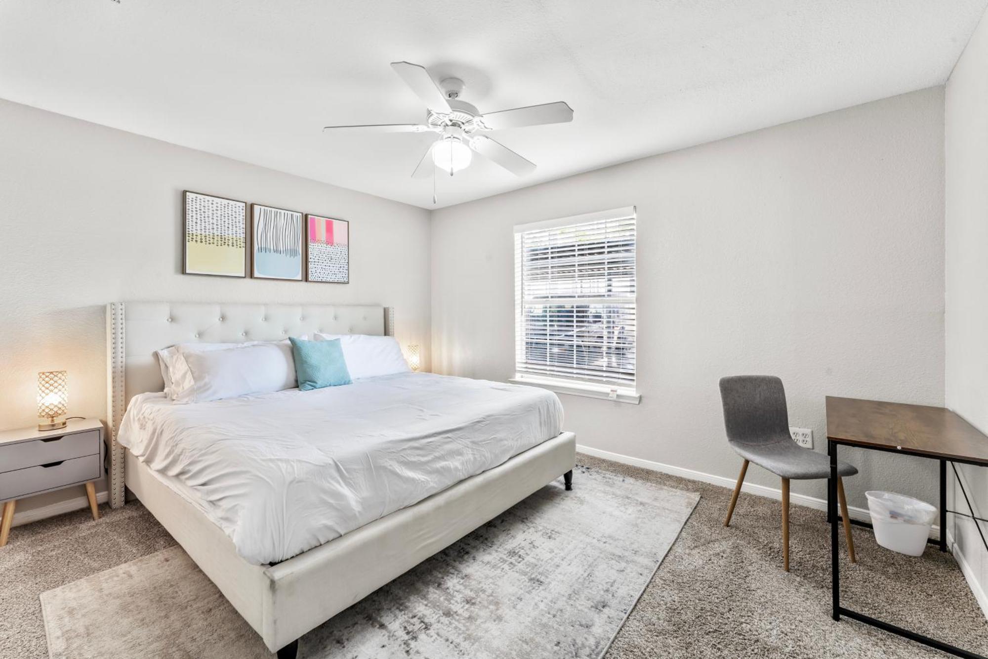 Apartment Spacious 2br King W Pool, Gym, Laundry - Close To Downtown