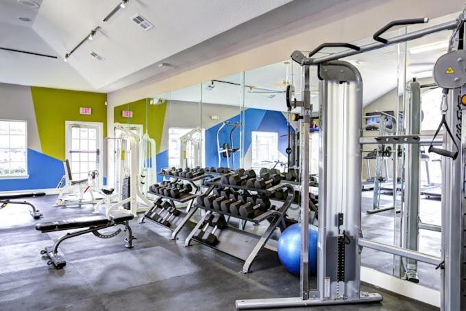 Apartment Spacious 2br King W Pool, Gym, Laundry - Close To Downtown Austin